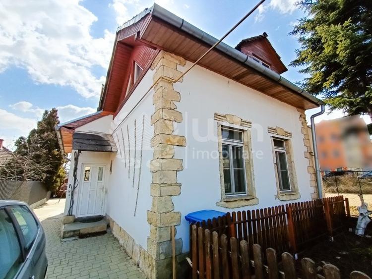 Casă individuală cu 6 camere cu Canalizare în Dâmbul Rotund