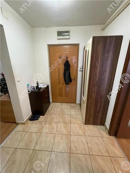 Apartament cu 3 camere decomandat, mobilat în Mihai Viteazul