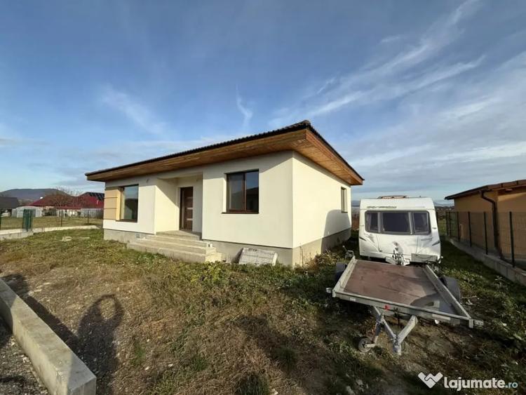 Casă cu 4 camere cu Teren 480 Mp în Săsar