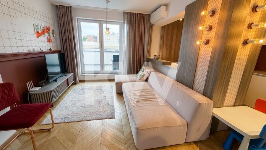 Apartament cu 4 camere decomandat, mobilat în Tractorul