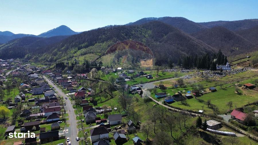 Teren de 1106 mp, în Firiza