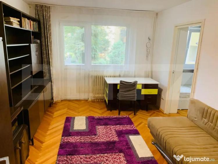 Apartament cu 3 camere semidecomandat, mobilat în Semicentral