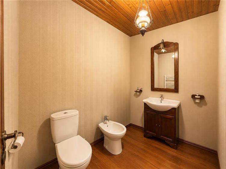 Casă individuală cu 4 camere cu Piscina în Sântana de Mureș