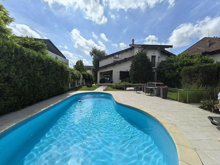 Casă individuală cu 5 camere cu Canalizare în Pipera