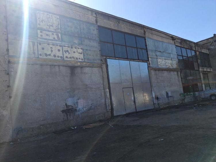 Spațiu industrial, de 1,200 mp, în Colentina