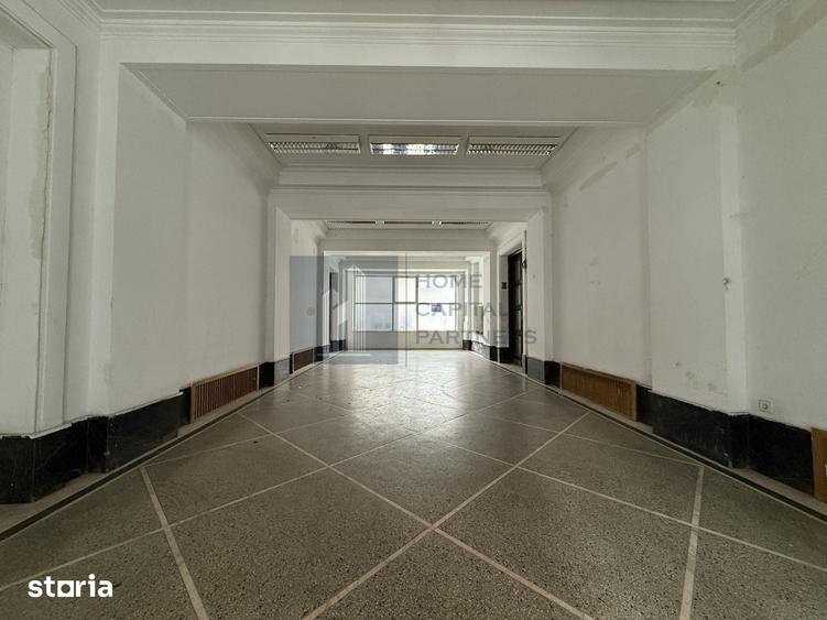 Spațiu comercial, de 4,447 mp, în P-ța Universității