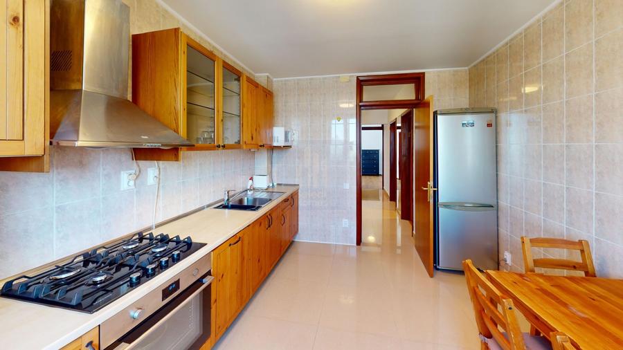 Apartament cu 3 camere decomandat, mobilat în Aviatorilor