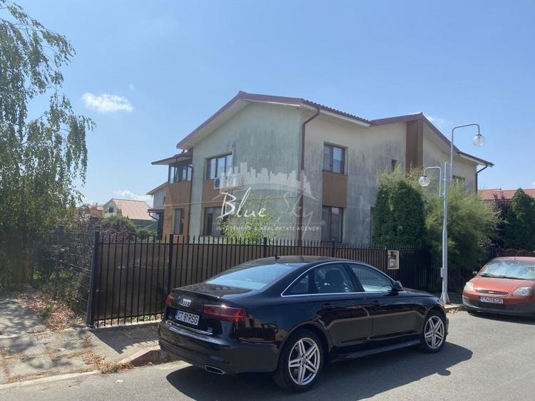 Duplex cu 8 camere cu Canalizare în Cumpăna