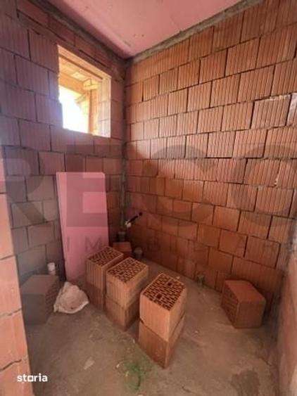 Casă cu 4 camere cu Teren 300 Mp în Sânmartin