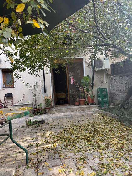 Casă cu 5 camere cu Teren 114 Mp în Vatra Luminoasă