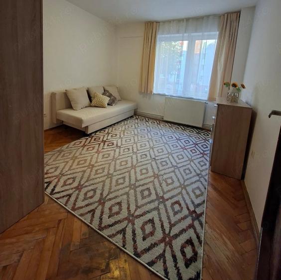 Apartament cu 3 camere decomandat în Tudor