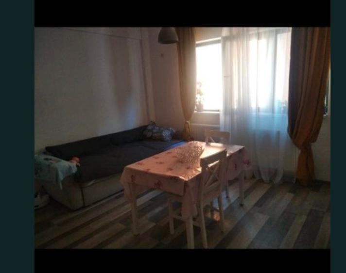 Apartament cu 2 camere decomandat în Malu Mare