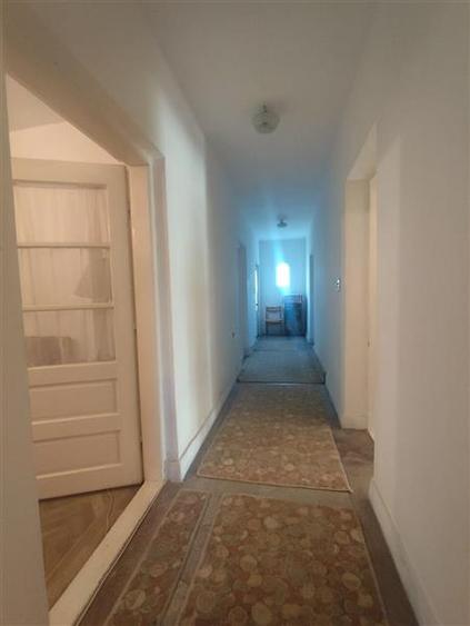 Casă cu 4 camere cu Teren 1681 Mp în Central
