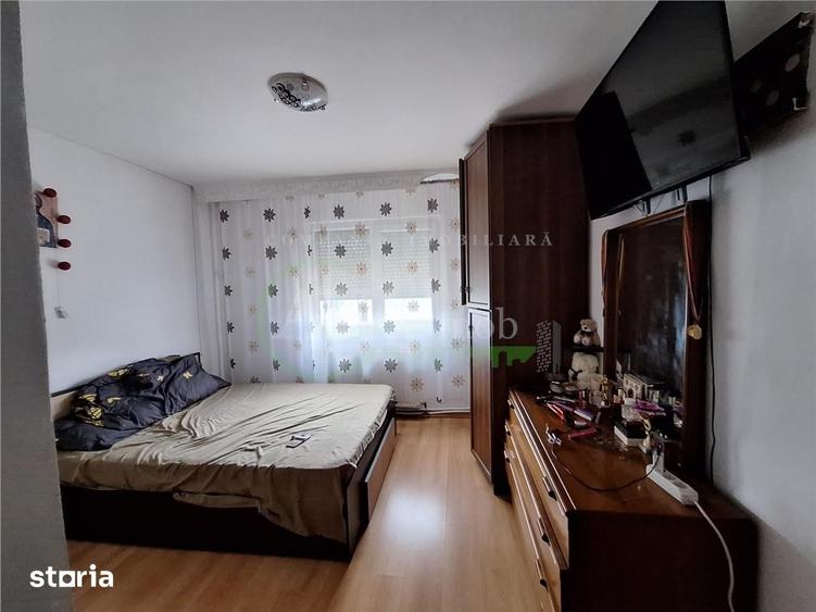 Apartament cu 3 camere decomandat în Mioriței