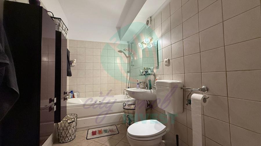 Apartament cu 4 camere decomandat, mobilat în Decebal