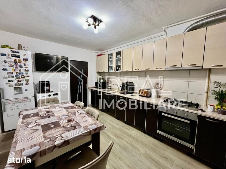 Apartament cu 2 camere decomandat în Vasile Aaron