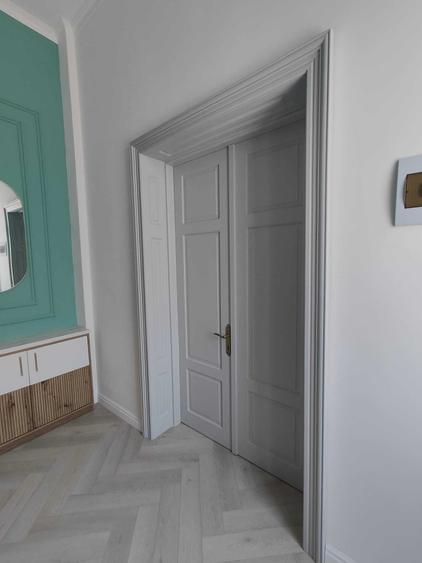 Casă cu 4 camere în Romanești