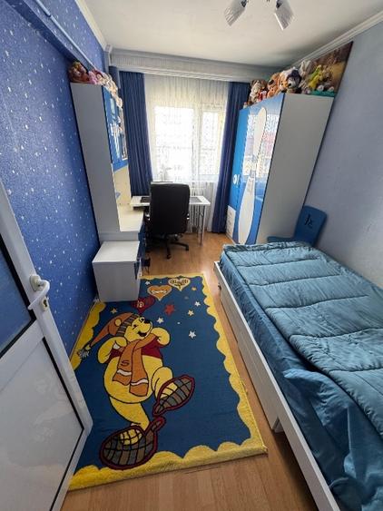 Apartament cu 3 camere decomandat în Trivale