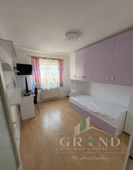 Apartament cu 4 camere decomandat, mobilat în Plopilor