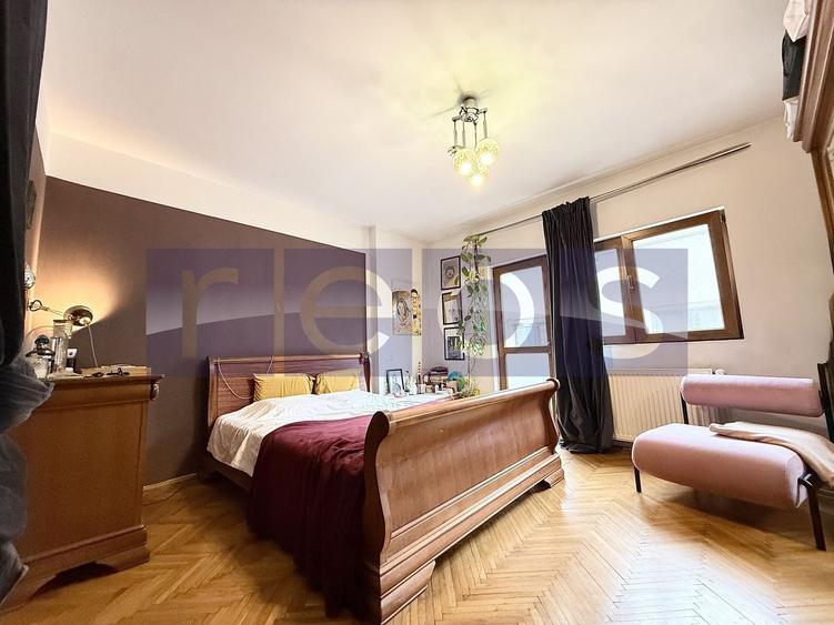 Apartament cu 4 camere semidecomandat, mobilat în P-ța Romană