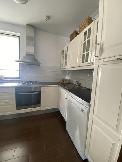 Apartament cu 3 camere semidecomandat, mobilat în Herăstrău