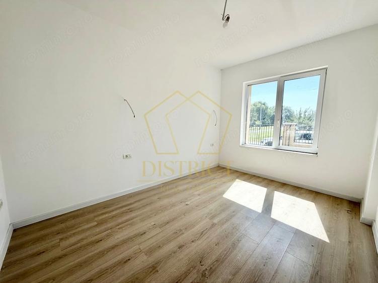 Casă cu 5 camere cu Teren 470 Mp în Ghiroda