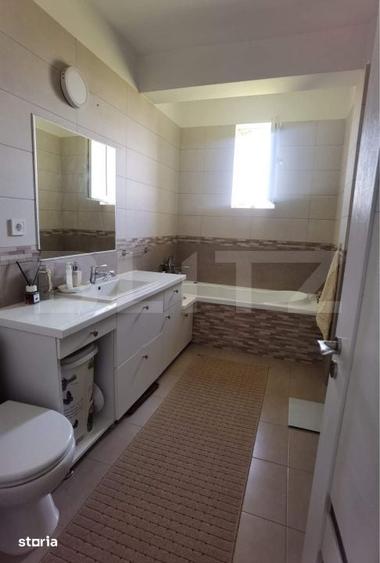 Apartament cu 3 camere decomandat în Șcheia
