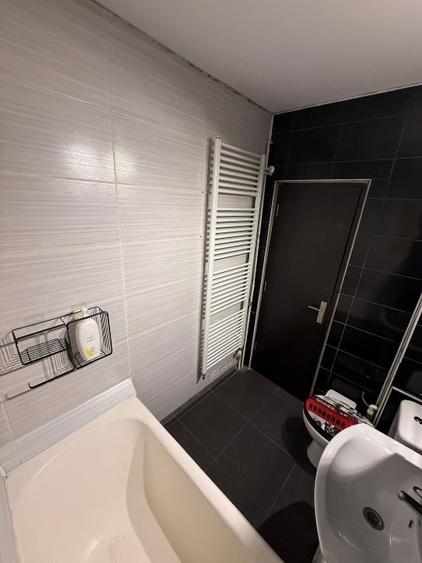 Apartament cu 3 camere circular, mobilat în Rovine