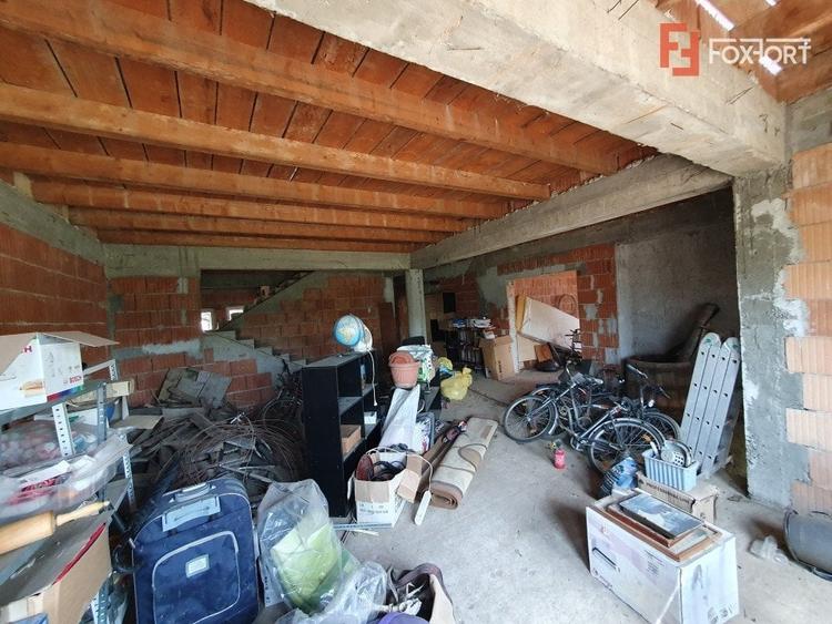 Duplex cu 6 camere cu Canalizare în Peciu Nou