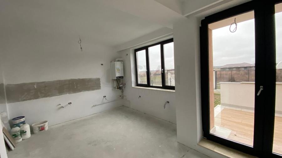Casă individuală cu 5 camere cu Teren 270 Mp în Mogoșoaia