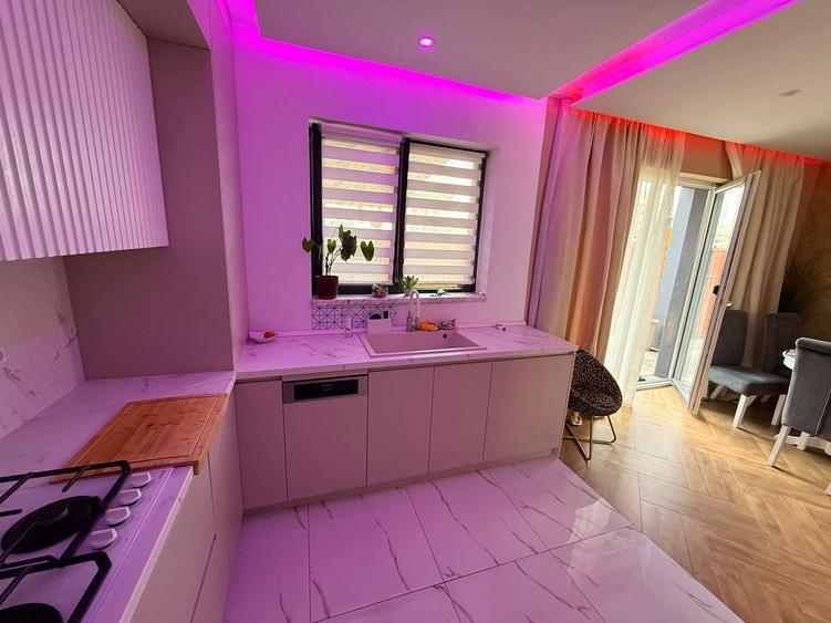 Duplex cu 4 camere cu Canalizare în Florești