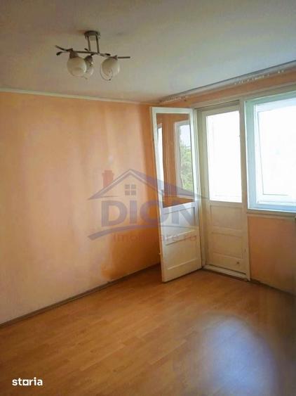 Apartament cu 3 camere semidecomandat în Drumul Taberei