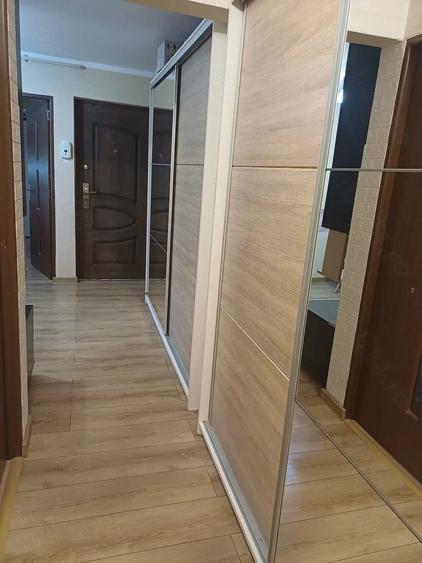 Apartament cu 3 camere decomandat în Exterior Vest