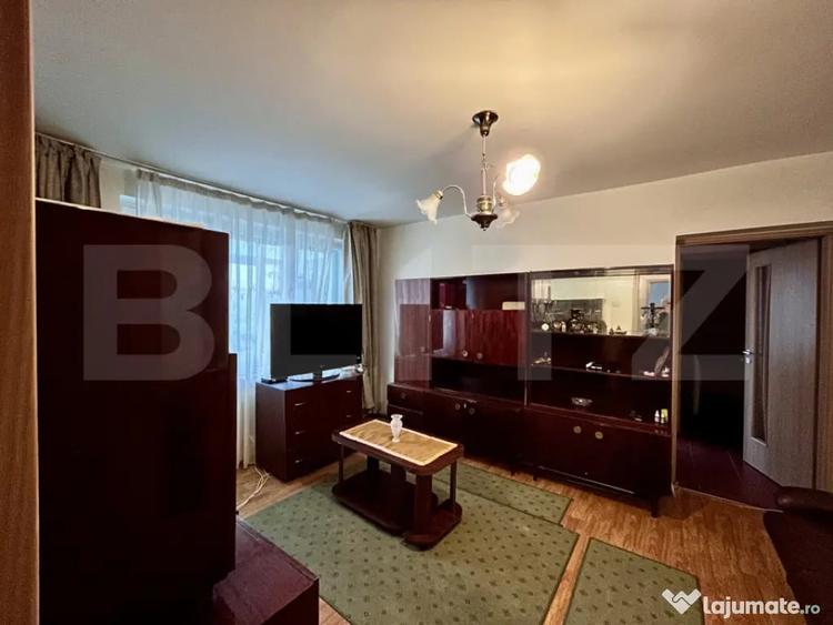 Apartament cu 3 camere semidecomandat în Andrei Mureșanu