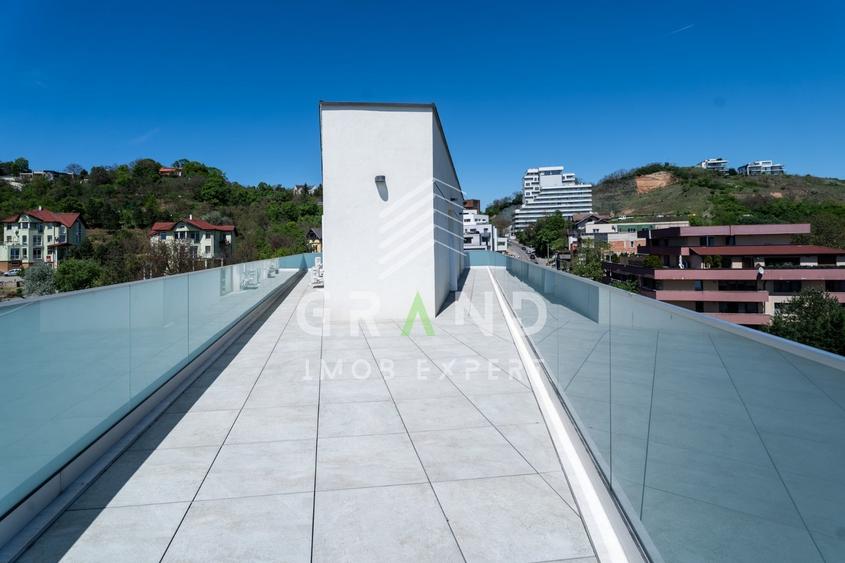 Penthouse cu 3 camere semidecomandat, mobilat în Grigorescu