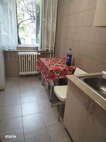 Apartament cu 3 camere decomandat în Berceni