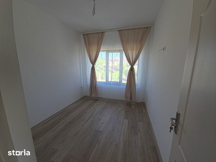Casă cu 4 camere cu Teren 162 Mp în Central