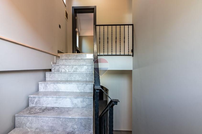 Casă individuală cu 4 camere cu Teren 563 Mp în Corbeanca