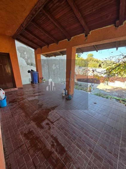 Casă individuală cu 4 camere cu Canalizare în Fundeni