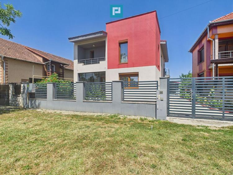 Casă cu 5 camere cu Teren 500 Mp în Bucovăț (Remetea Mare)