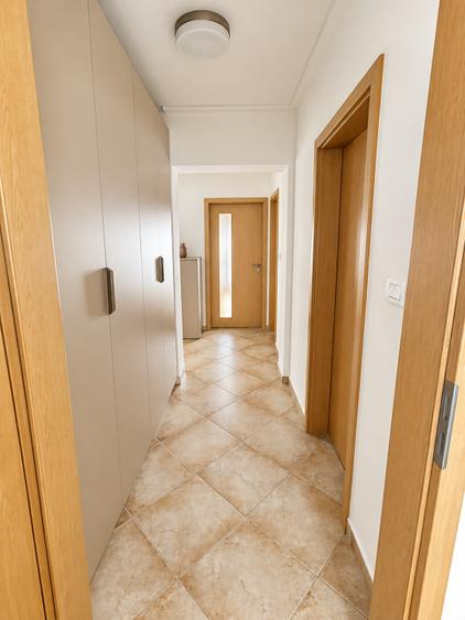 Apartament cu 3 camere decomandat, mobilat în Torontalului