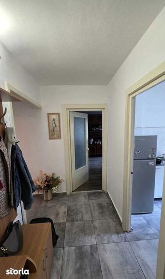 Apartament cu 3 camere decomandat, mobilat în Complex Studențesc