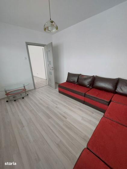 Apartament cu 3 camere decomandat în Est