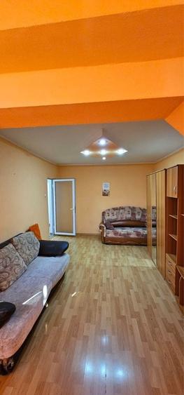 Apartament cu 2 camere decomandat în Micro 21