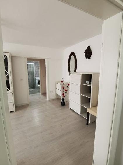 Apartament cu 2 camere semidecomandat, mobilat în Sinaia