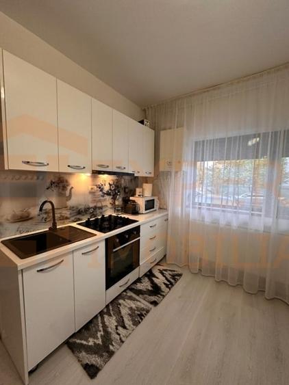 Apartament cu 2 camere decomandat, mobilat în Primo