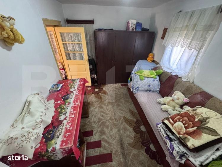 Casă cu 4 camere în Mânăstioara