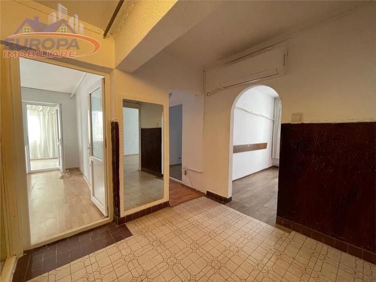 Apartament cu 4 camere de zona centrala Tulcea - 9