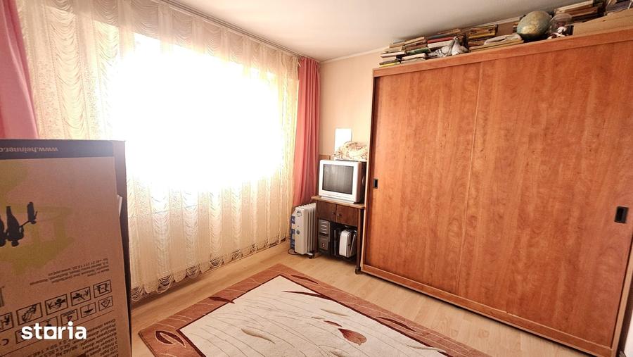 Apartament cu 2 camere decomandat în Micro 21