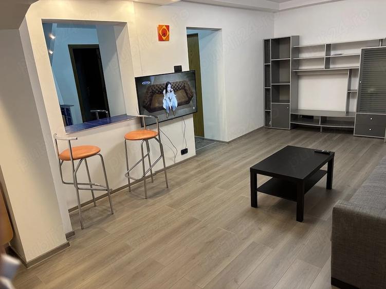 Apartament cu 3 camere semidecomandat, mobilat în Ștefan cel Mare